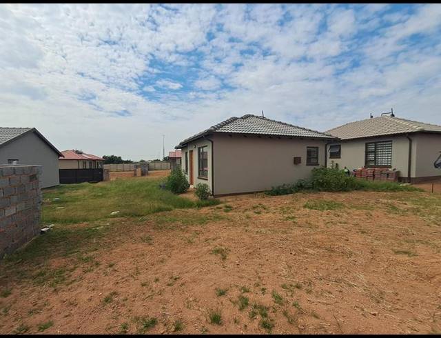 3 BEDROOM HOUSE FOR SALE IN CRYSTAL PARK
